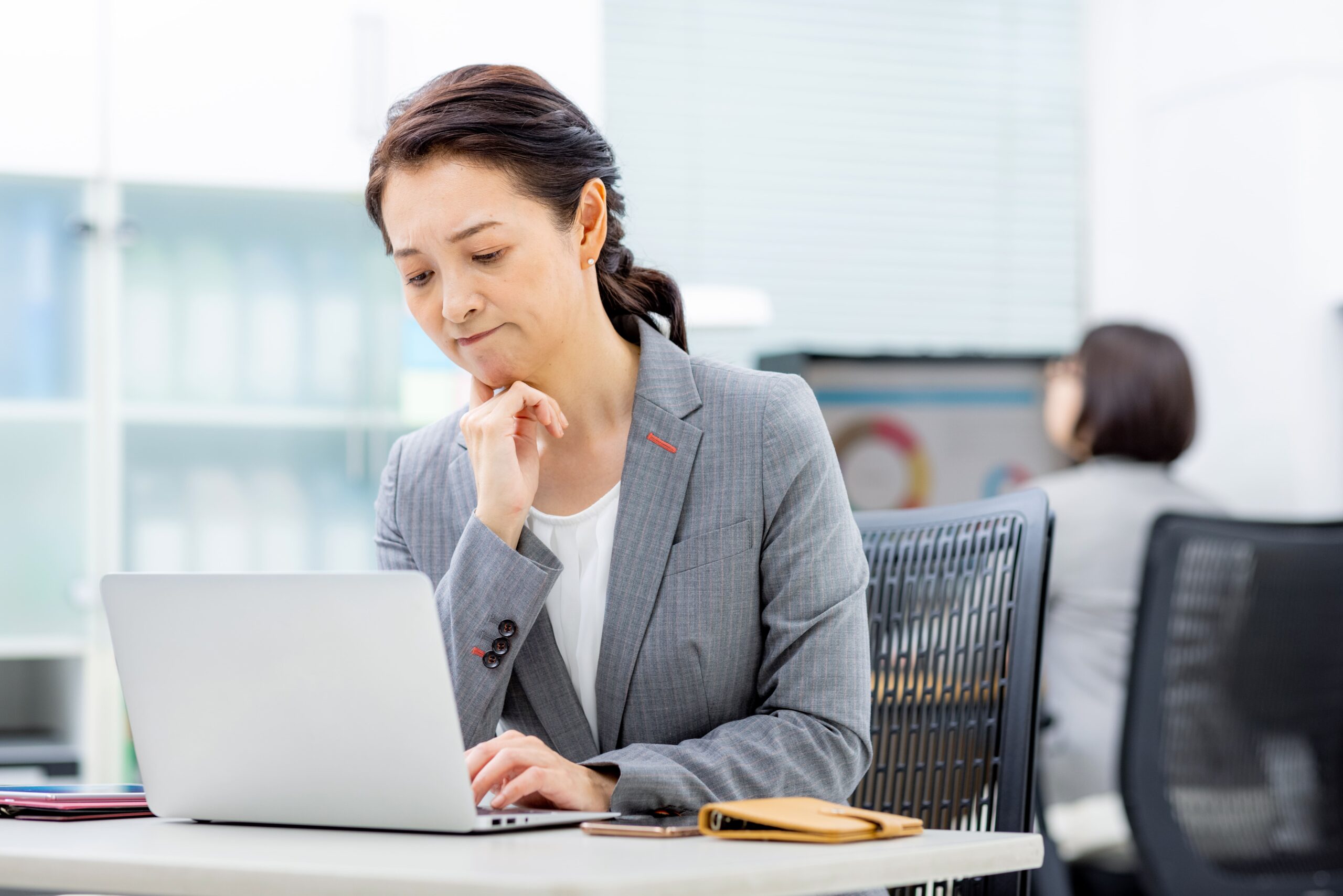 メンバー育成について考える中小企業の経営者