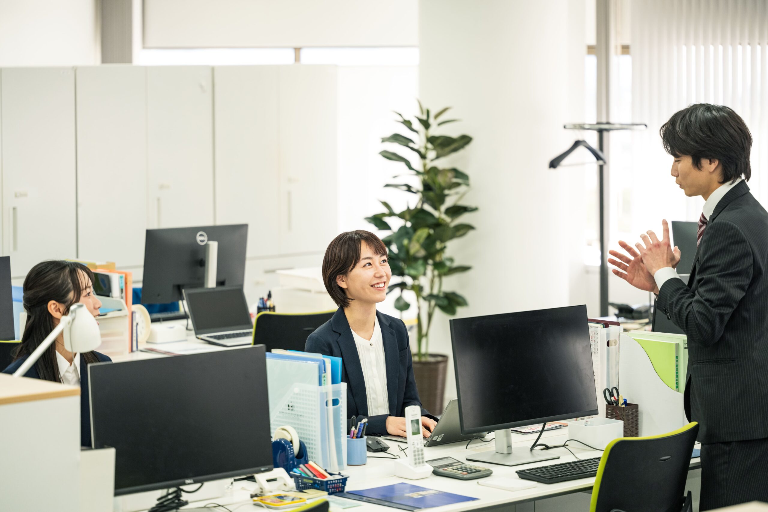 役割と期待水準を本人に伝える上司と社員の面談